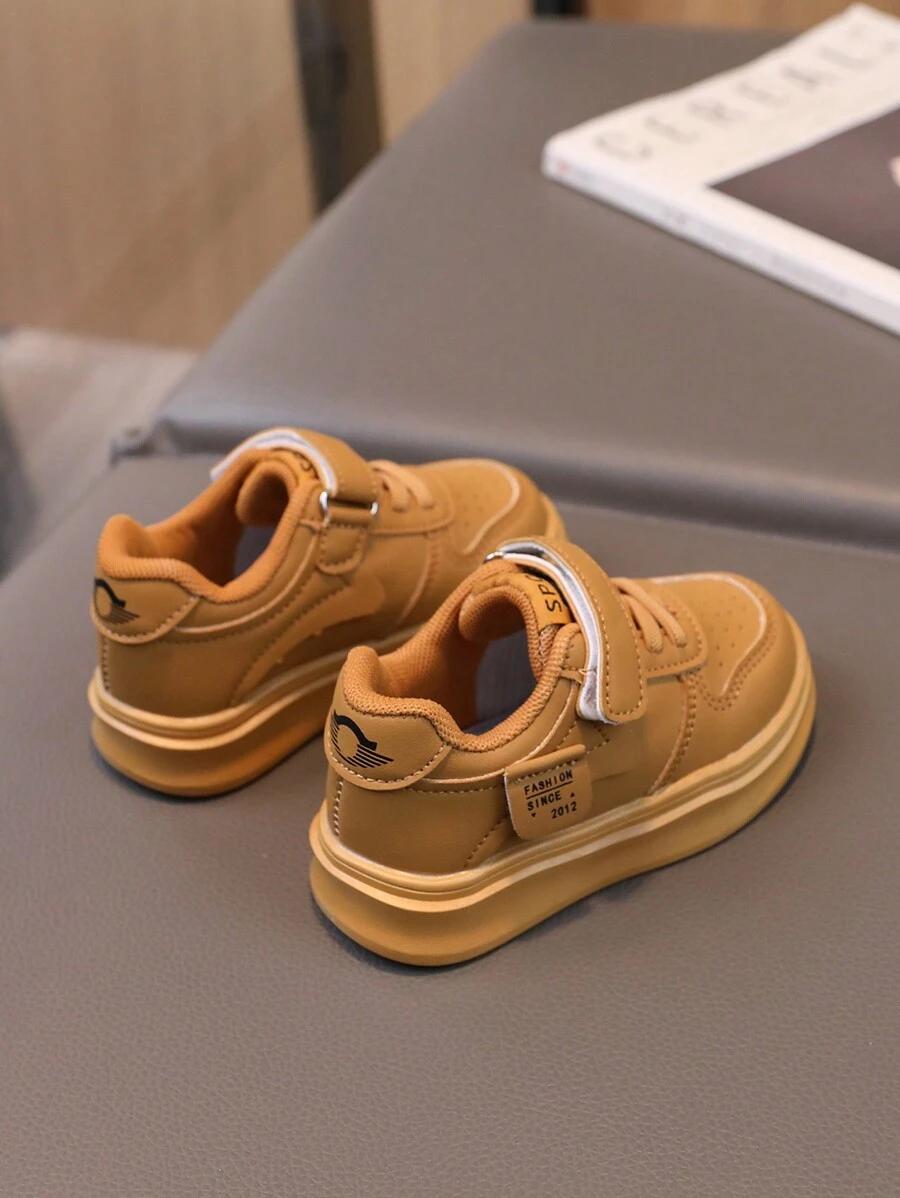 BRĄZOWE BUTY SPORTOWE