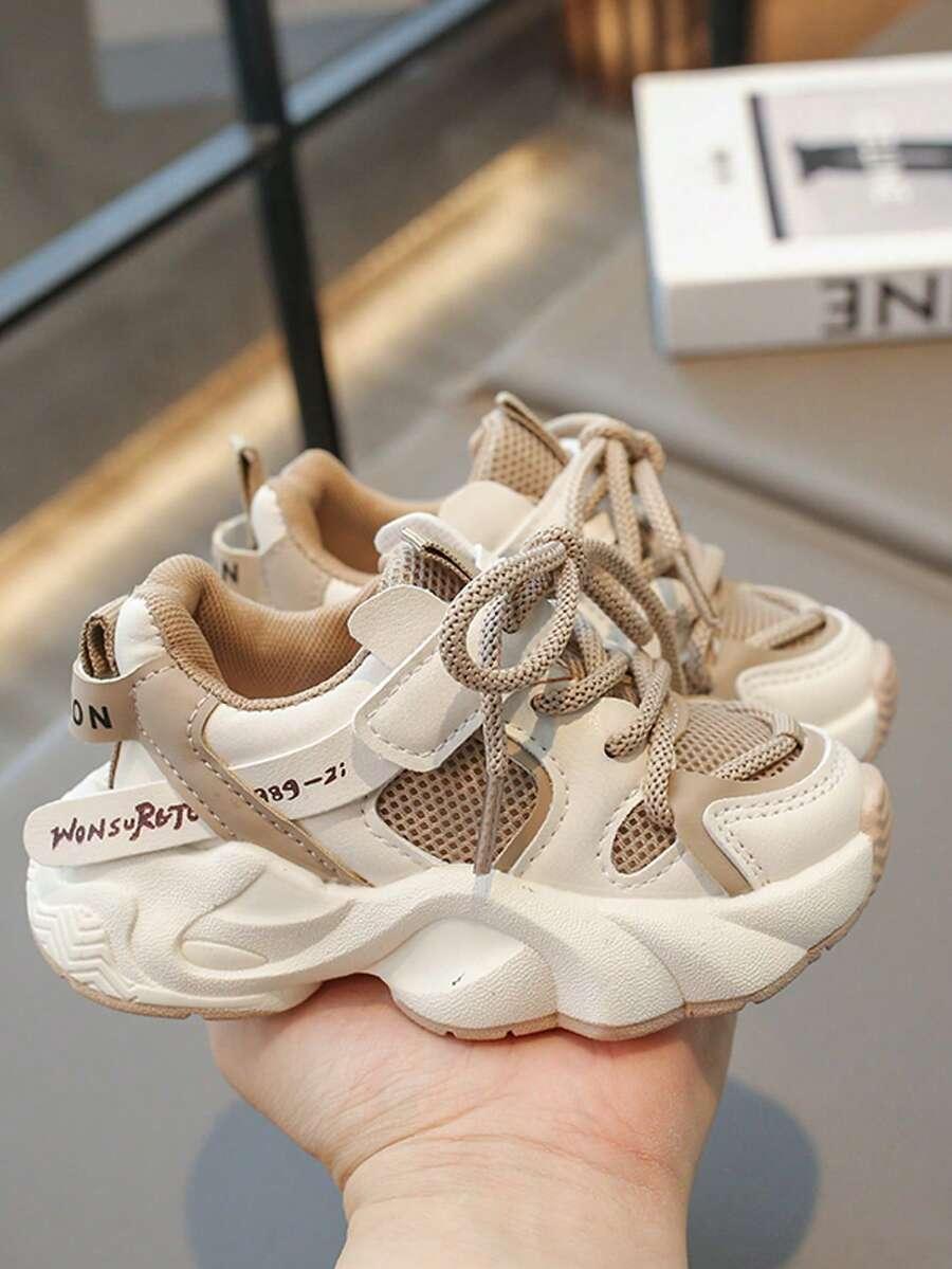 beżowe buty sportowe