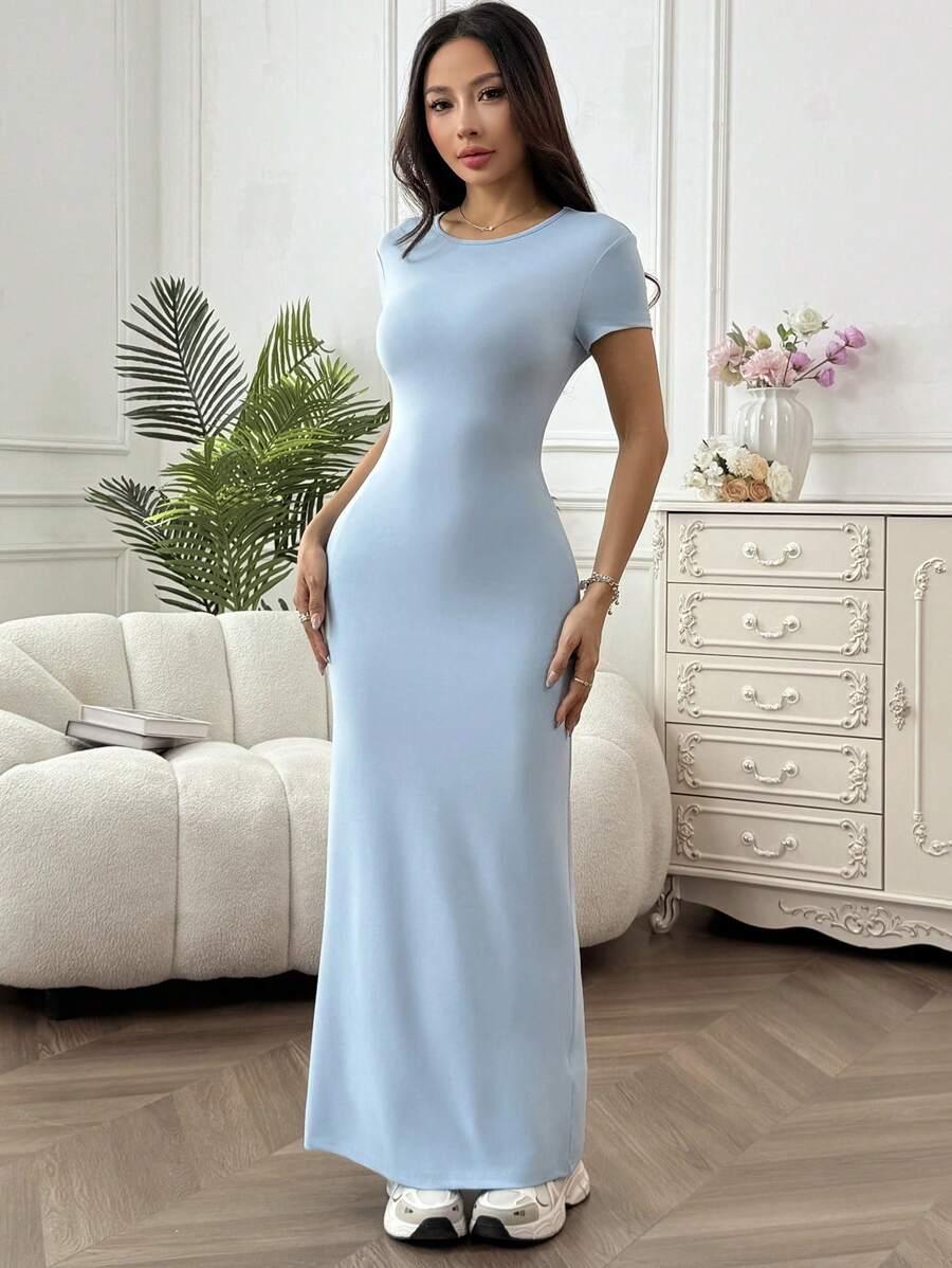 niebieska gładka maxi sukienka
