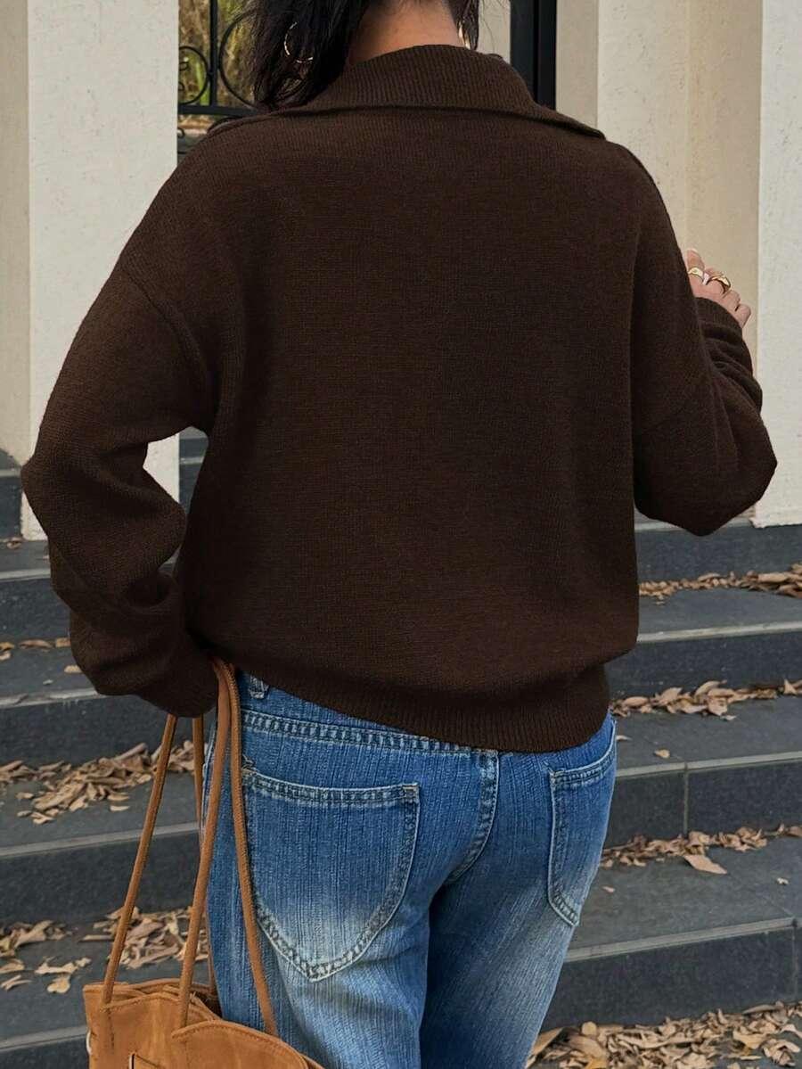 brązowy sweter kołnierzyk