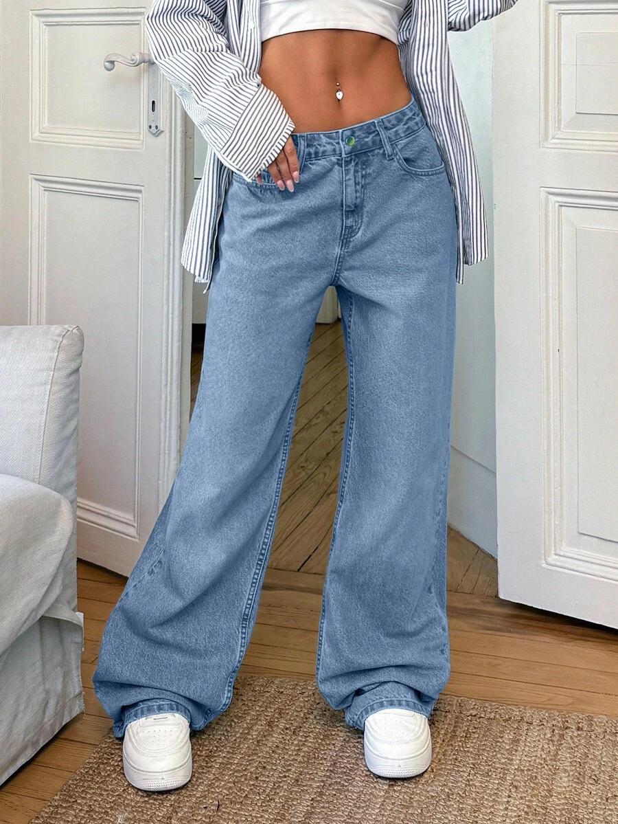 niebieskie spodnie jeans 