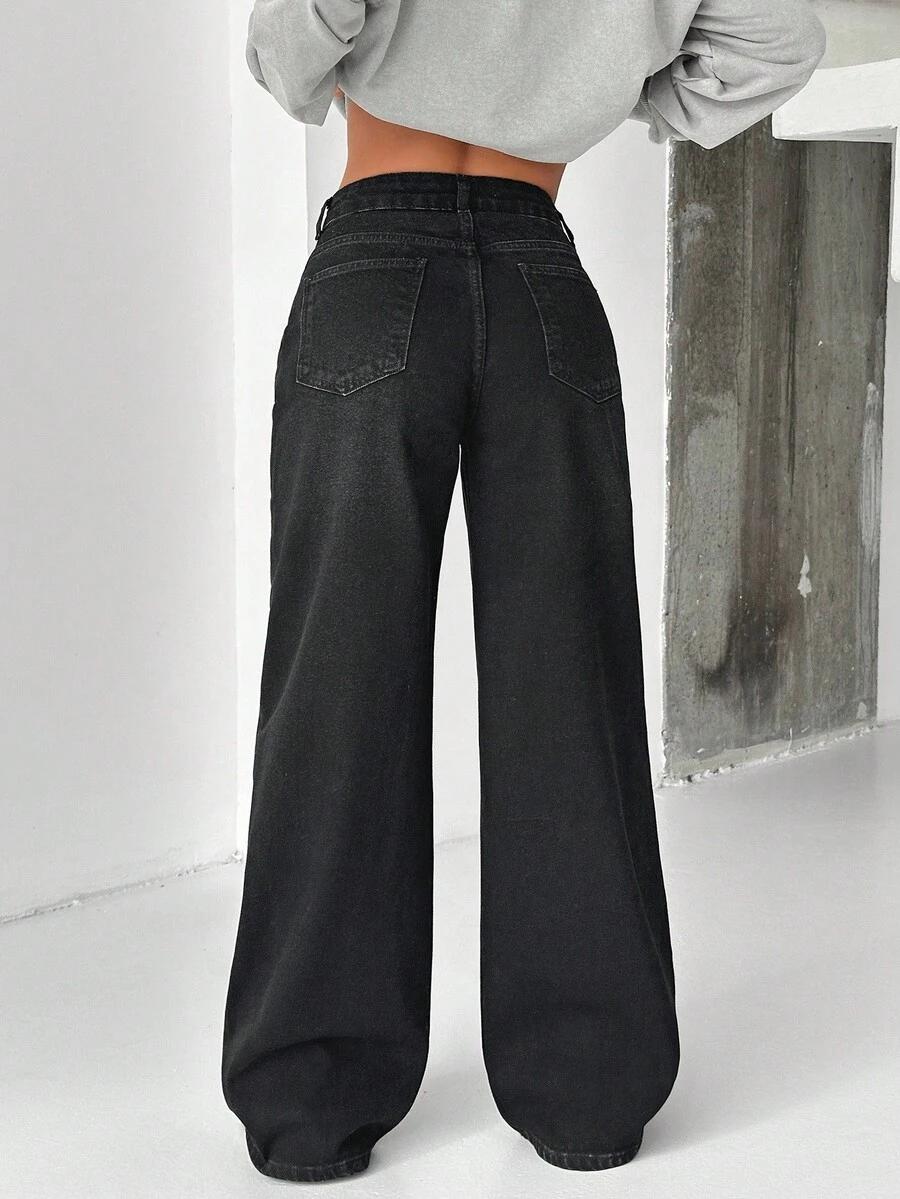 czarne spodnie jeans