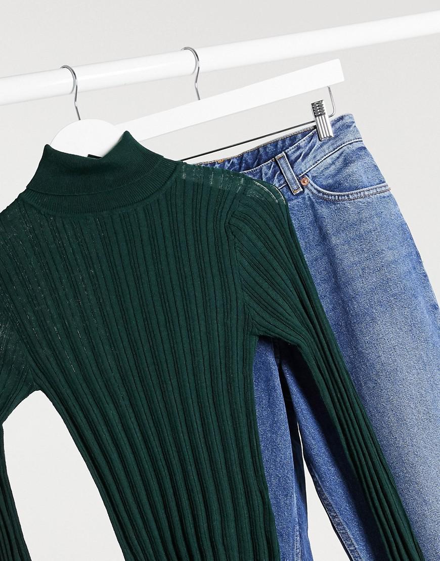 zielony dopasowany sweter prążki