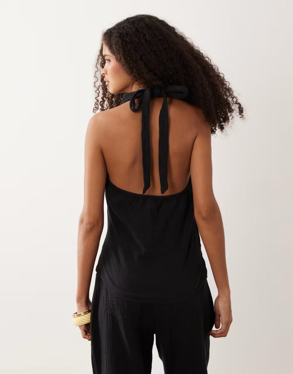 CZARNY TOP BEZ RĘKAWÓW V-NECK