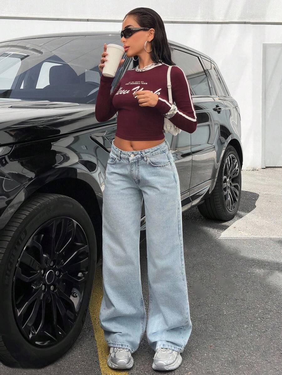 niebieskie spodnie jeans 