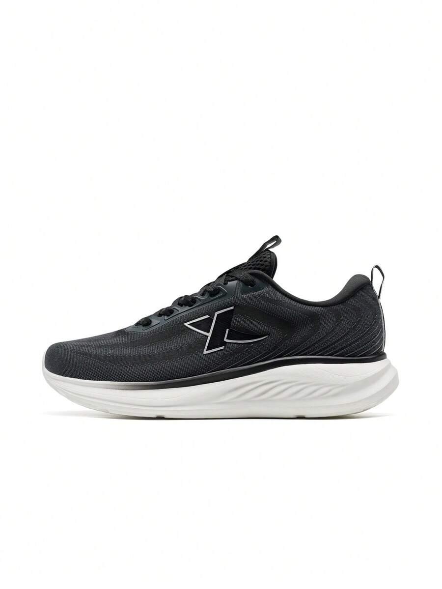 czarne buty sportowe