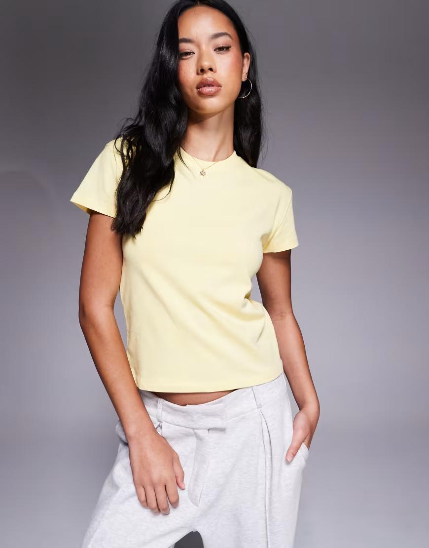 ŻÓŁTY T-SHIRT BASIC