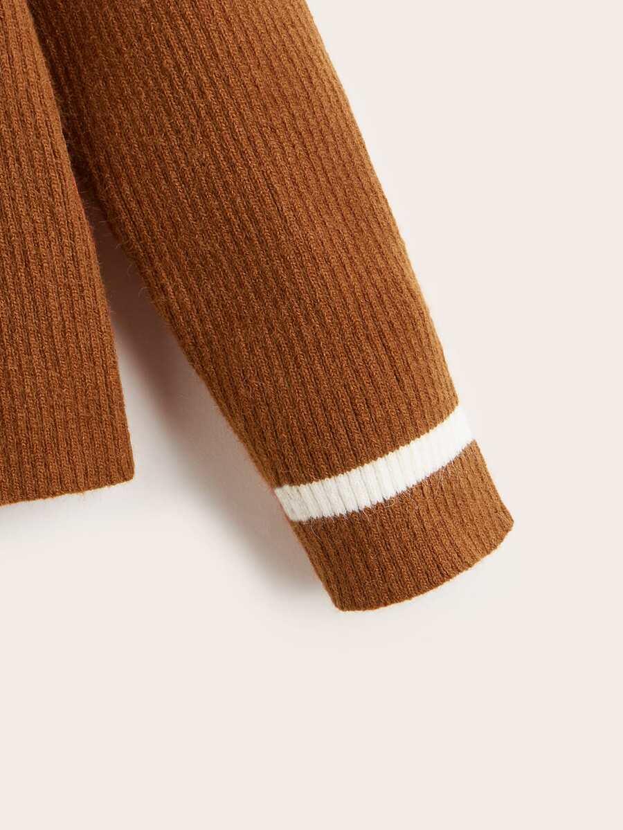 brązowy sweter okrągły dekolt 