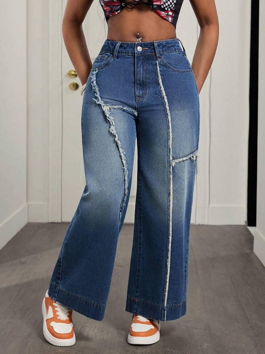 niebieskie spodnie jeans
