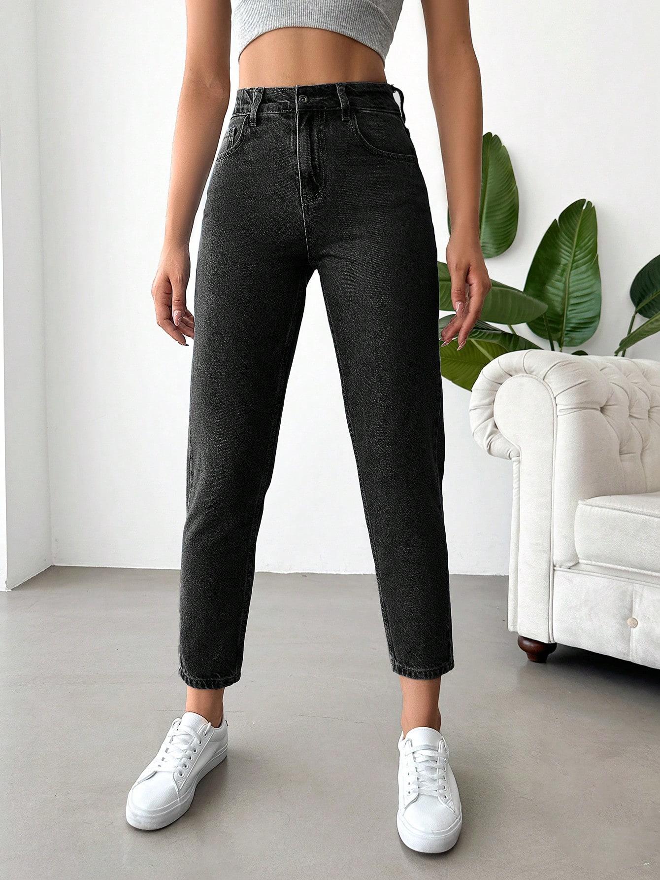 czarne zwężane spodnie jeansowe z wysokim stanem