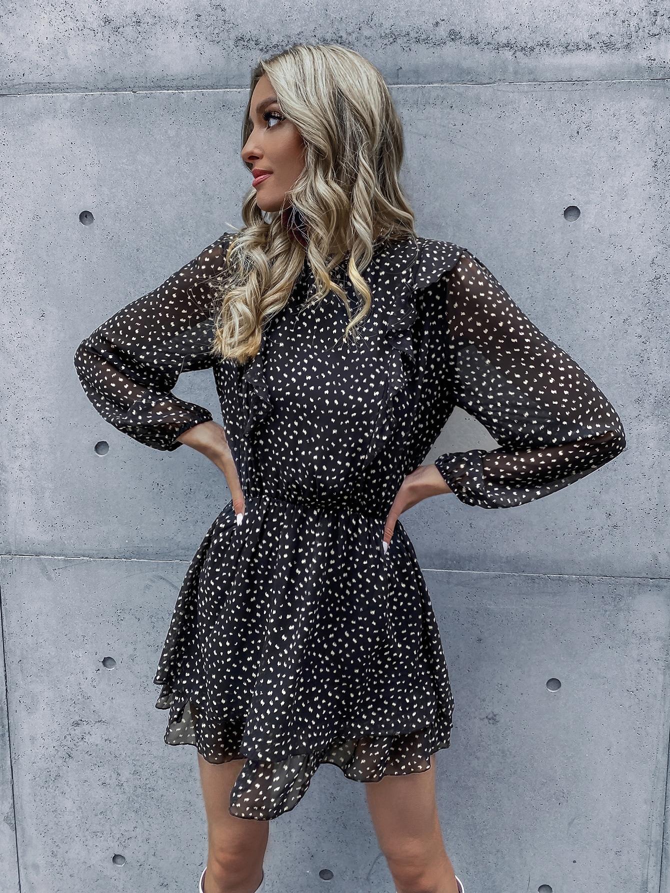 CZARNA MINI SUKIENKA
