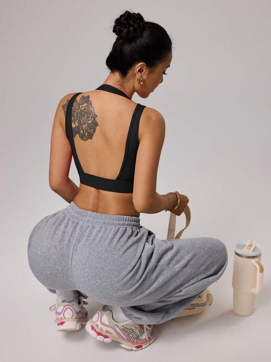 czarny sportowy top
