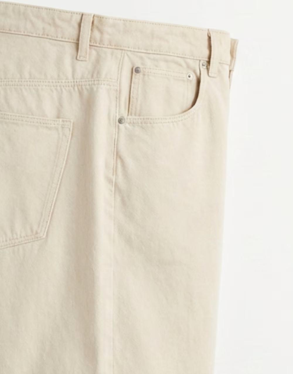 beżowe krótkie spodenki jeans kieszenie