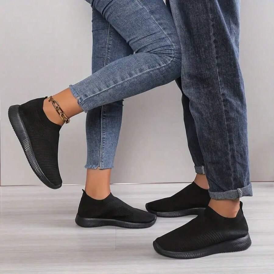 czarne buty sportowe