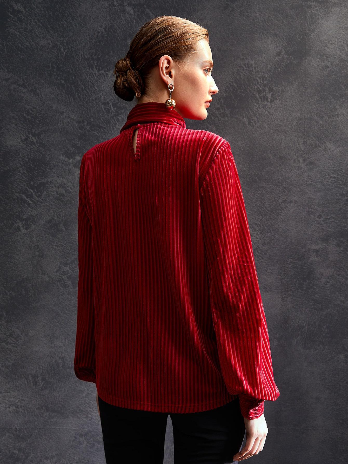 welurowa czerwona bluzka z długim rękawem prążki szal