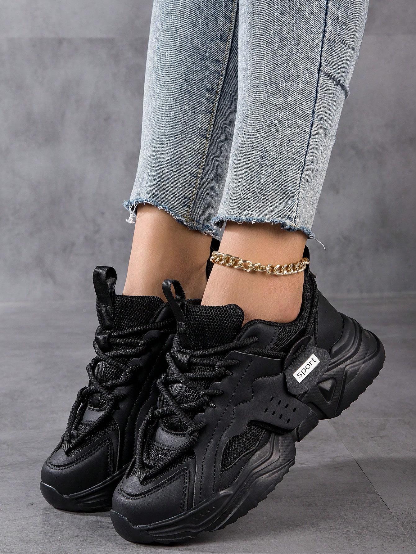 czarne buty sportowe 