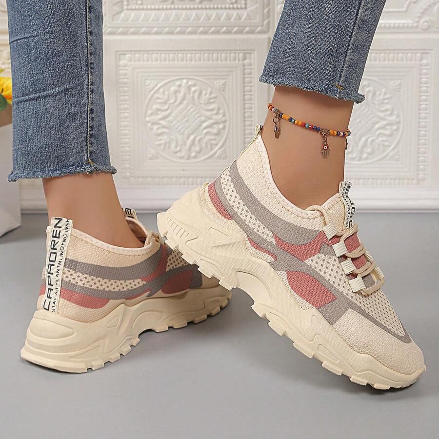sznurowane buty sportowe