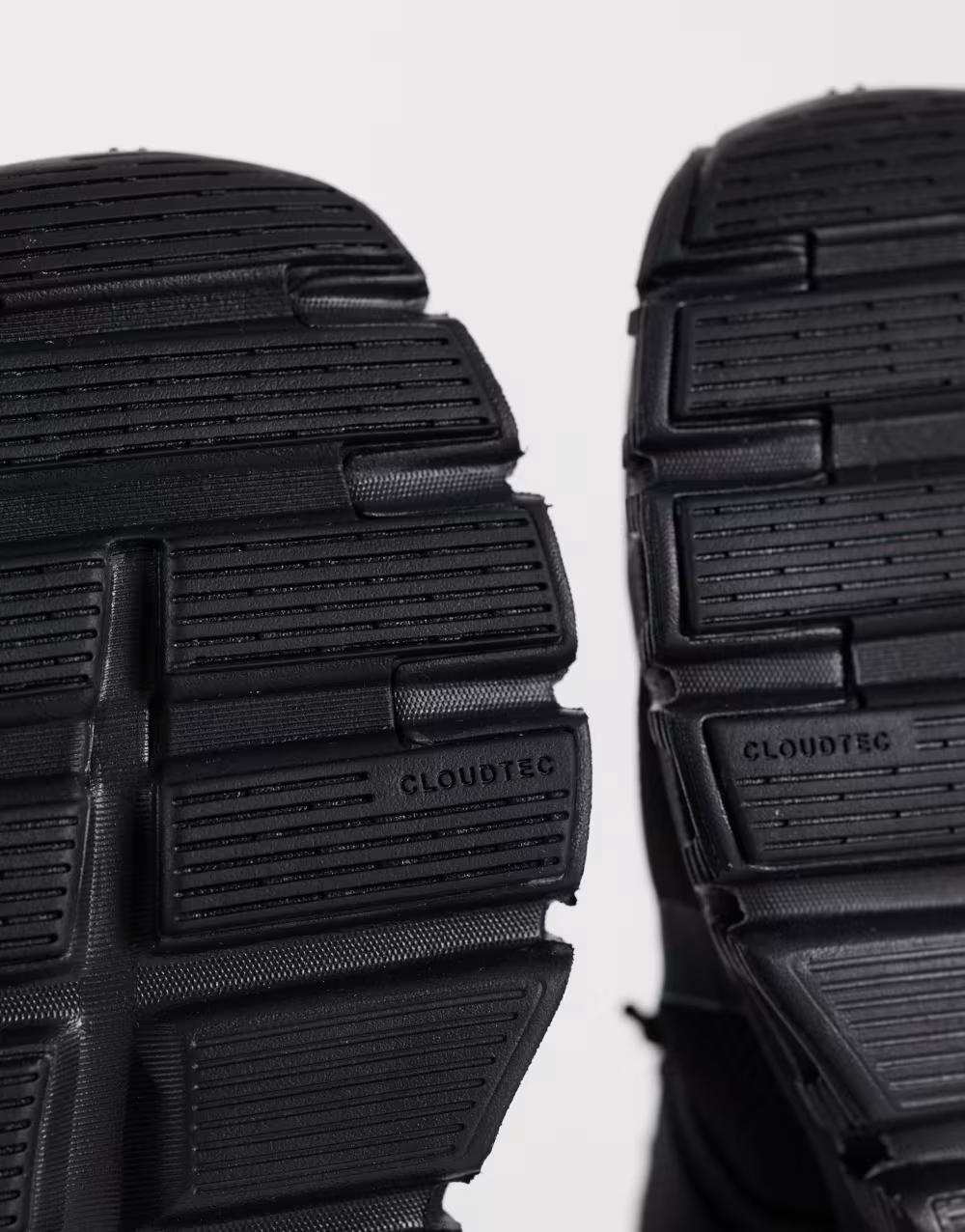 sznurowane czarne buty sportowe  Cloud 6
