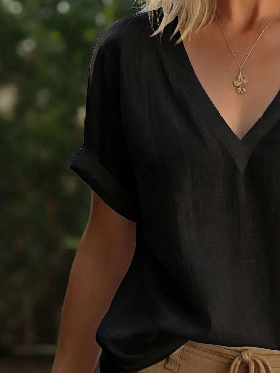 czarna bluzka v-neck