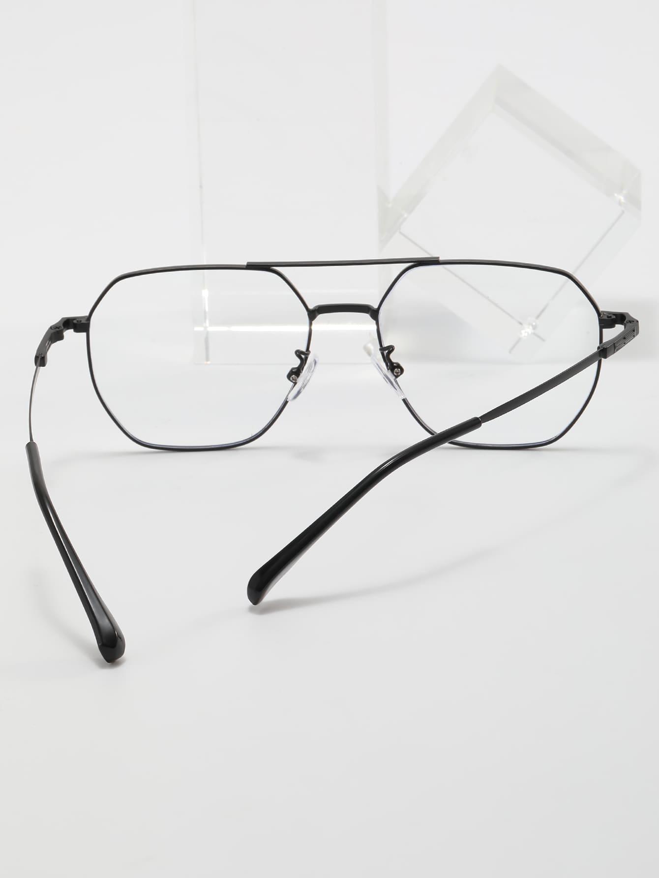czarne metalowe okulary