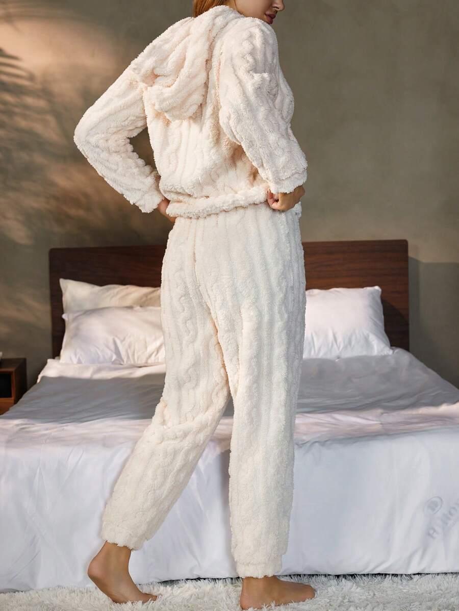 kremowa fluffy bluza spodnie komplet