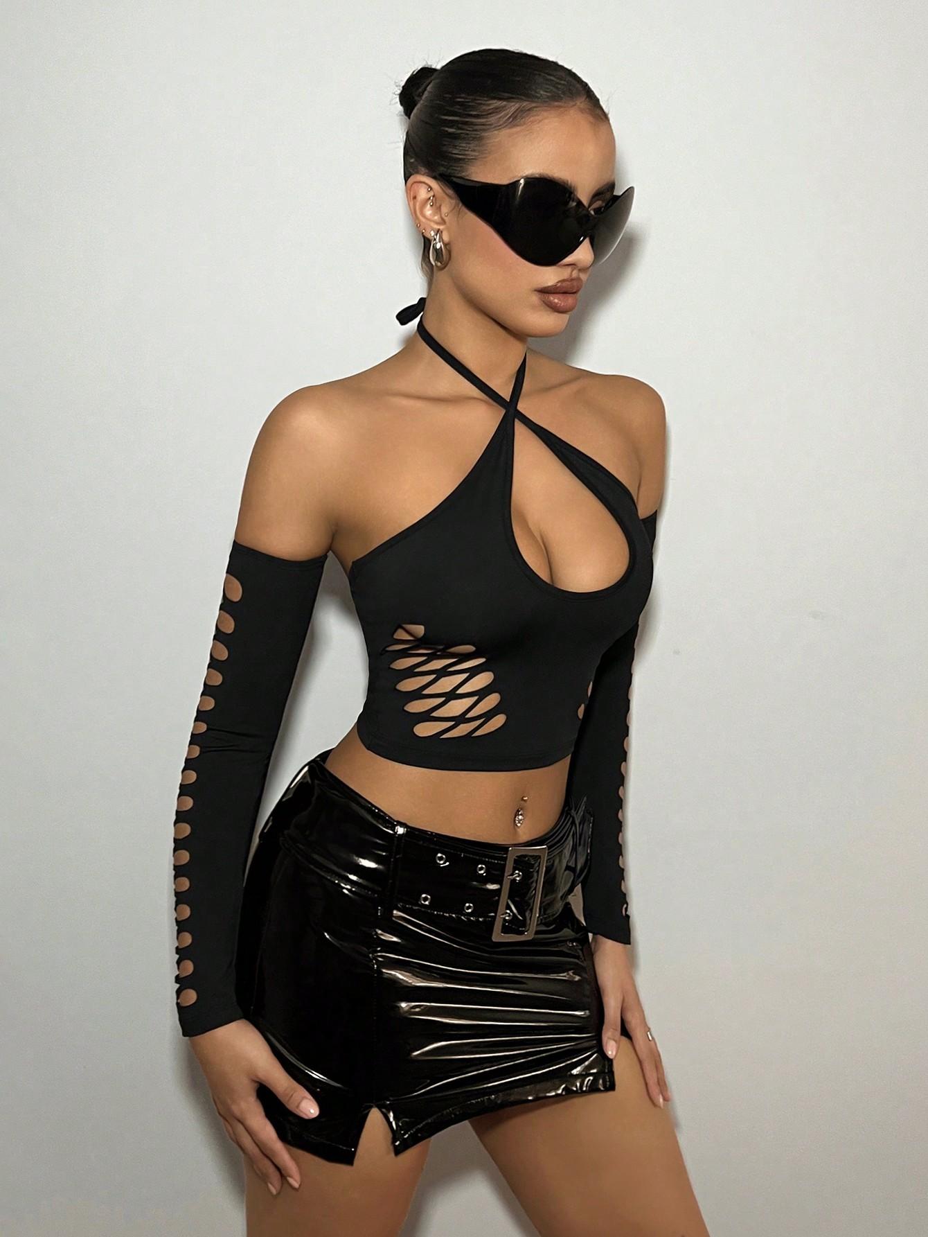 CZARNY CROP TOP Z WYCIĘCIAMI WIĄZANIE