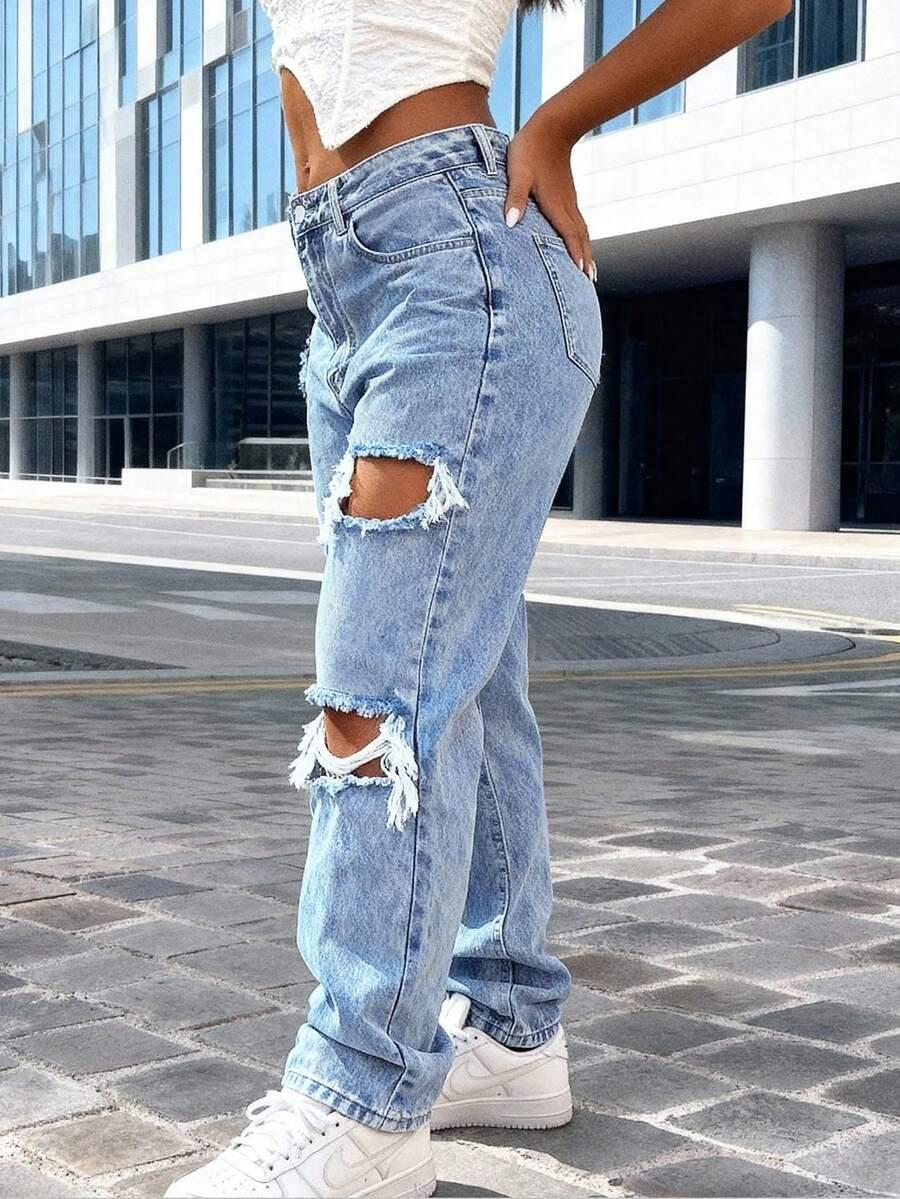 niebieskie spodnie jeans