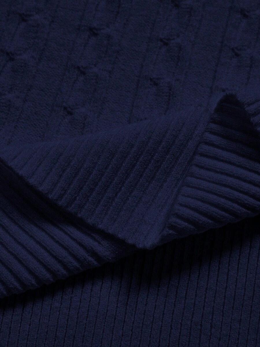 granatowy sweter z długim rękawem