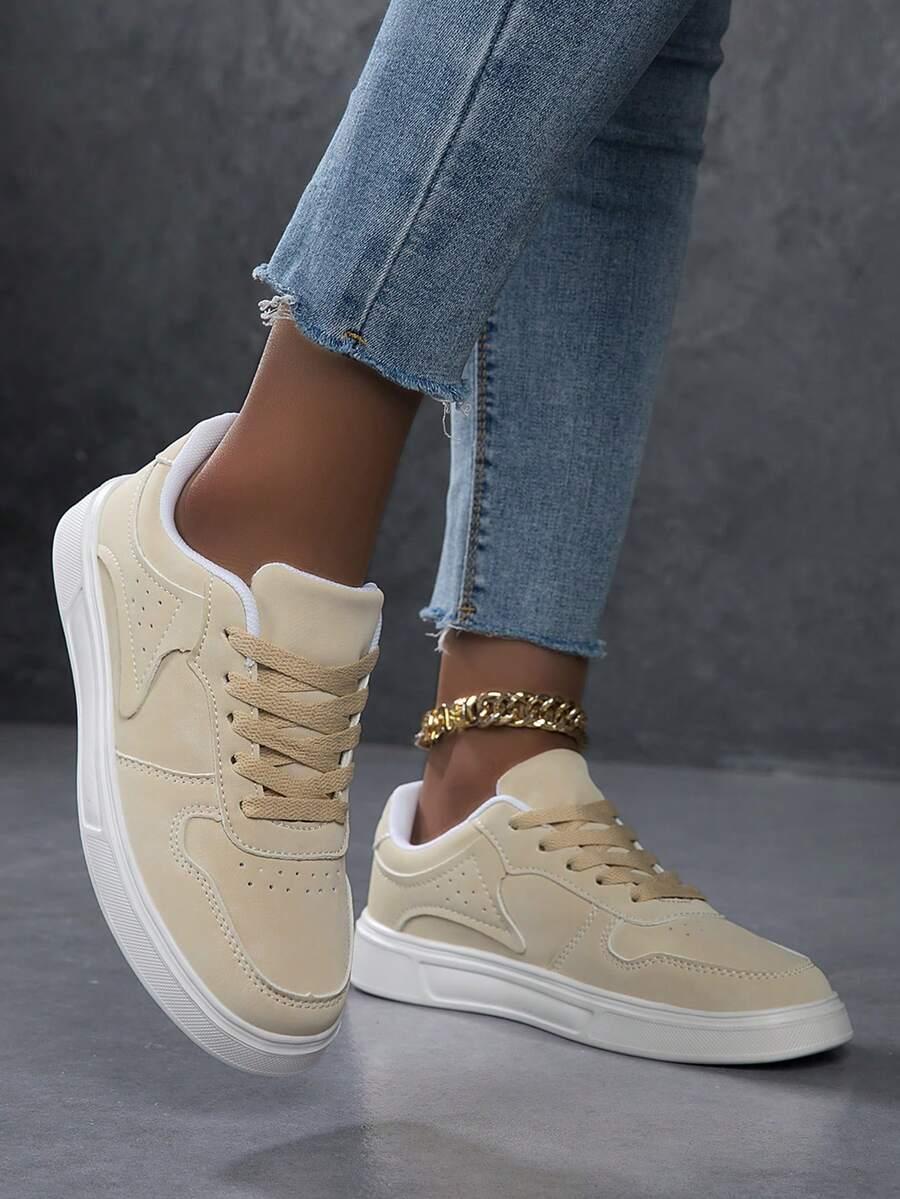 beżowe buty sportowe 