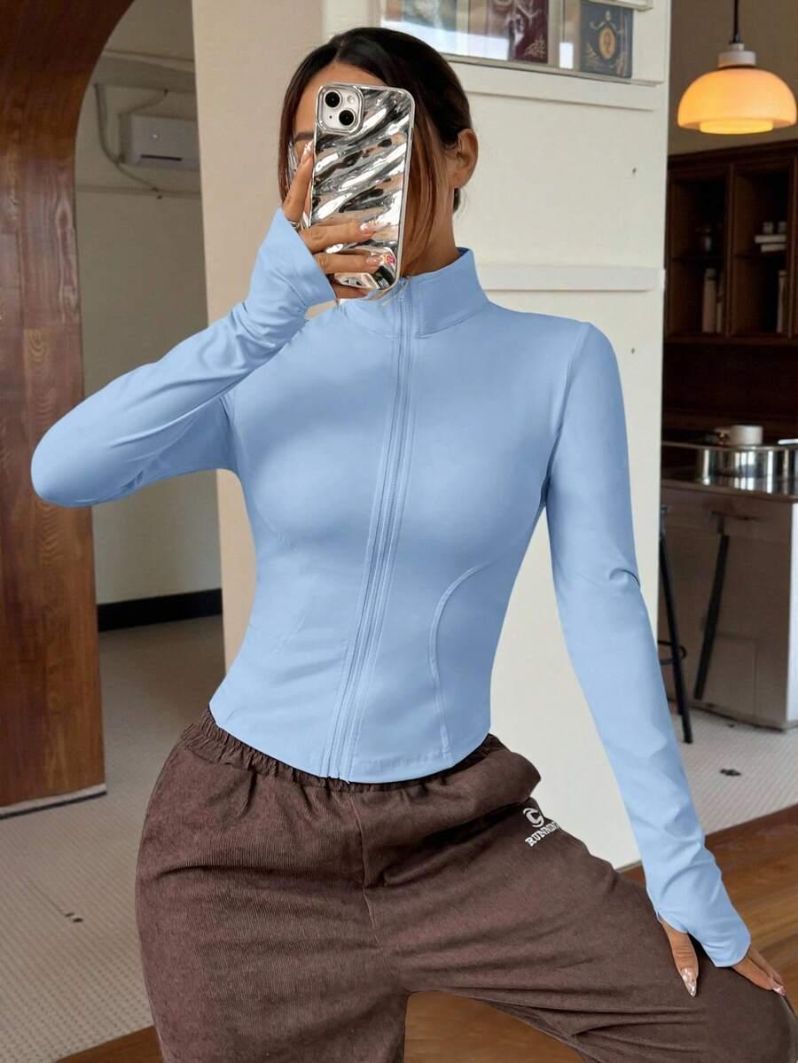 rozpinana niebieska sportowa bluza