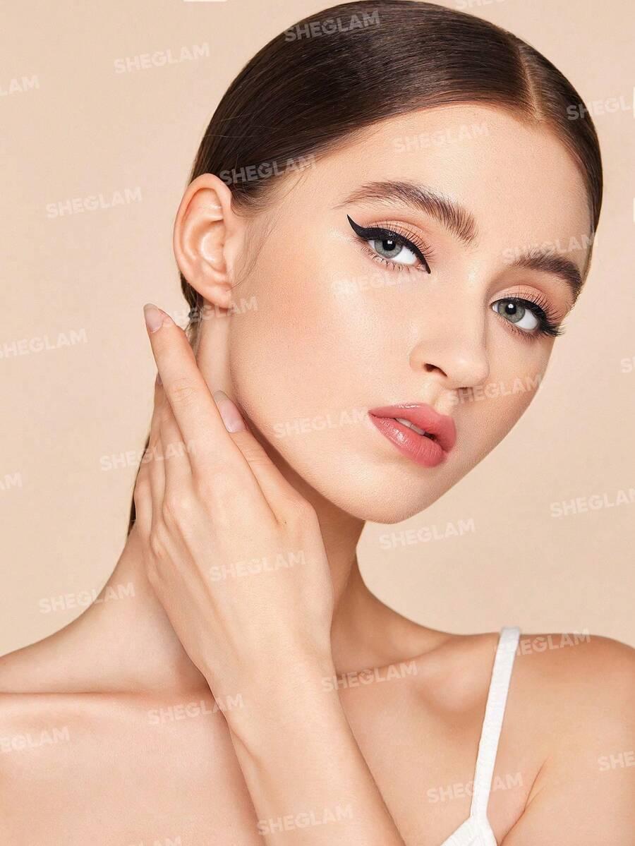 CZARNA wodoodporny eyeliner 