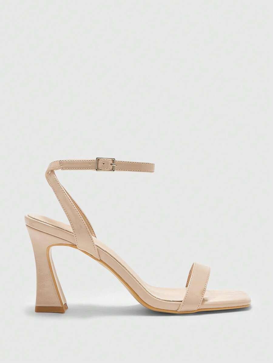 BEŻOWE SANDAŁY NA OBCASIE 