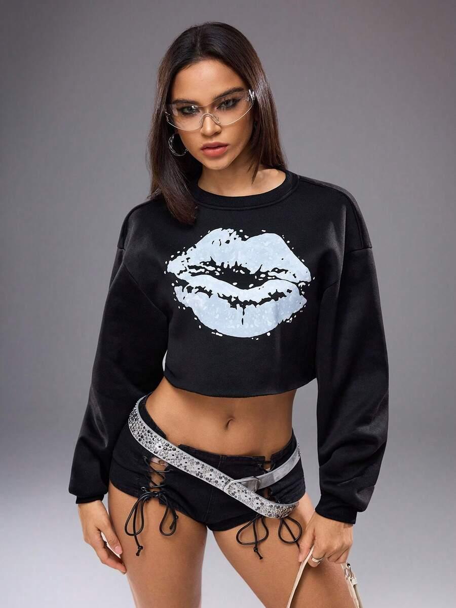 KRÓTKA BLUZA Z NADRUKIEM