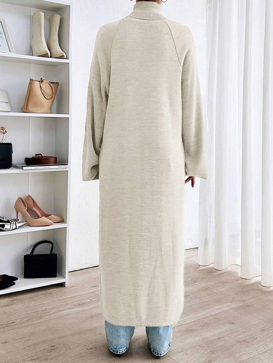 beżowy sweter golf rozcięcie