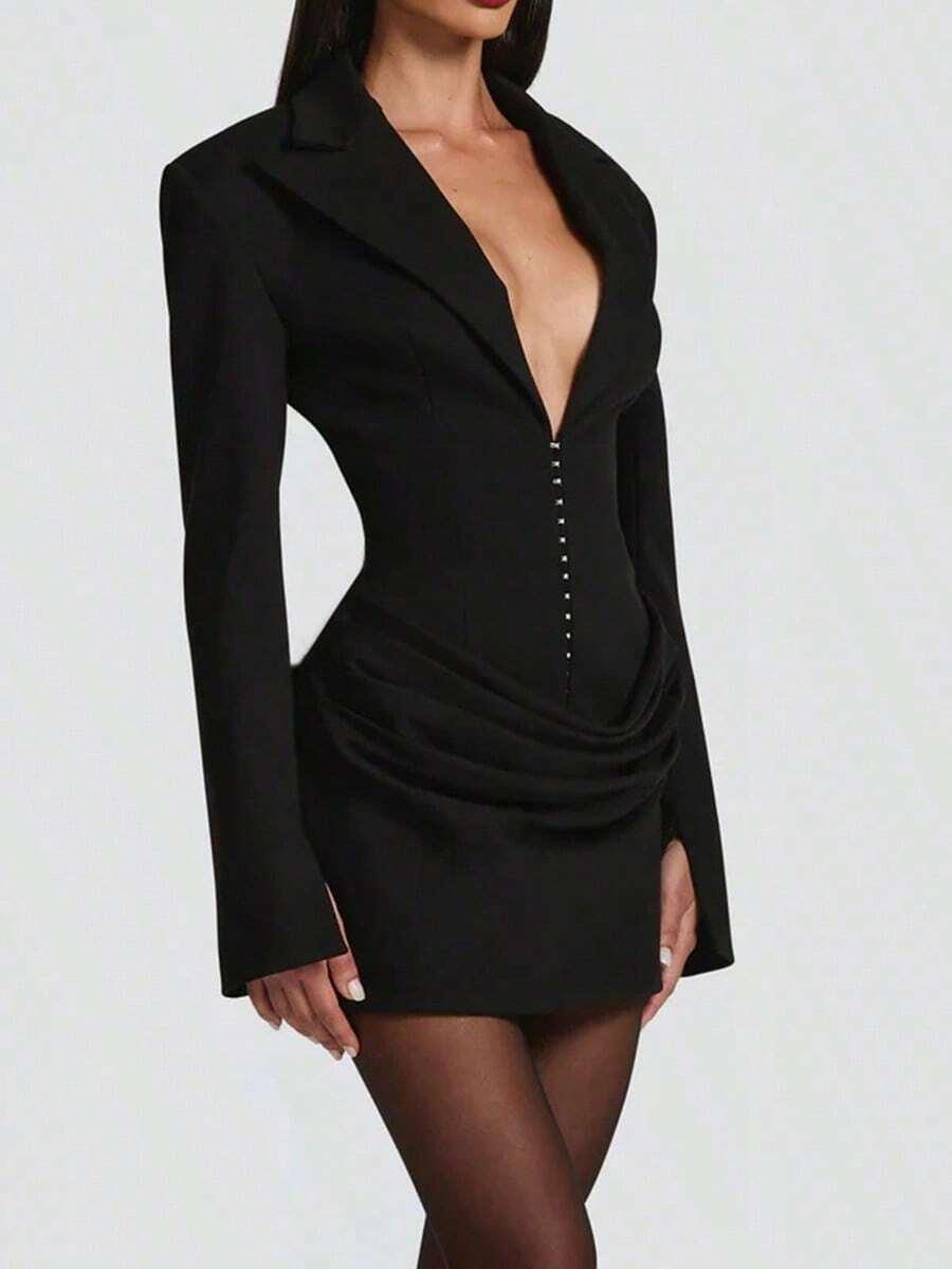 CZARNA MINI SUKIENKA