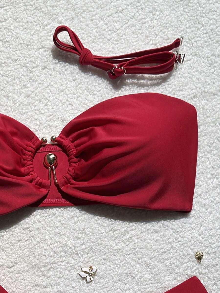 czerwona góra od bikini