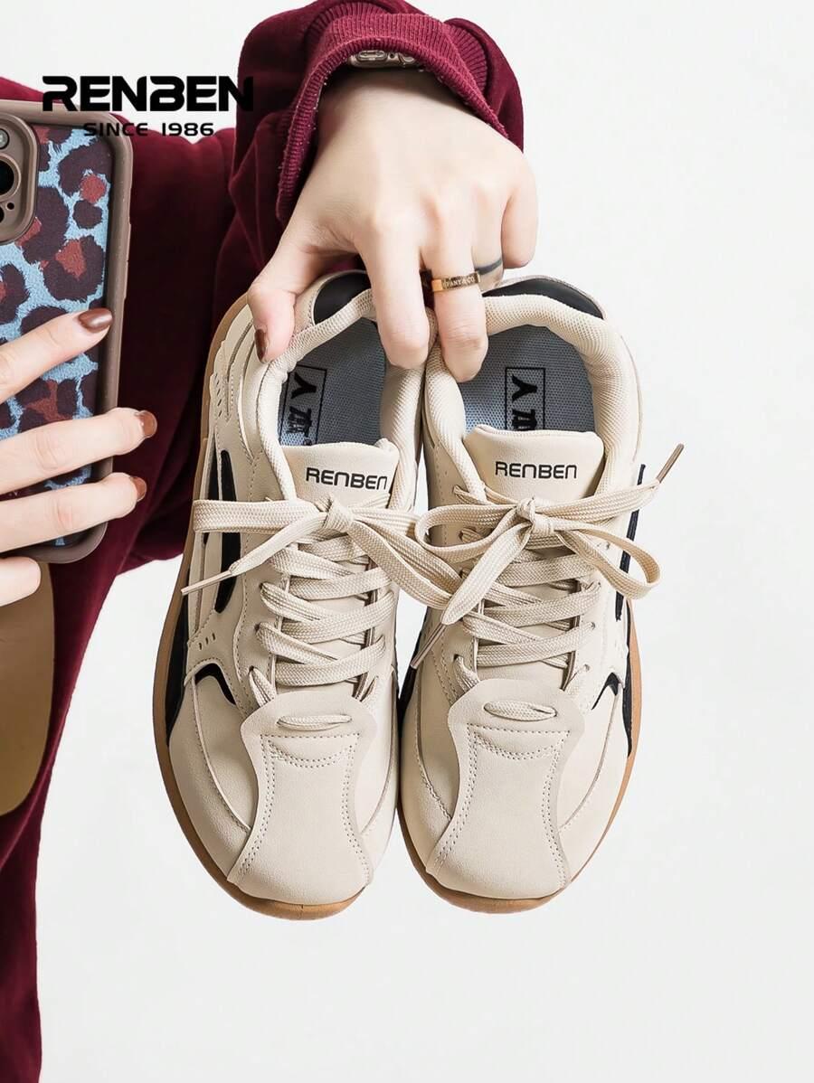 sznurowane buty sportowe logo