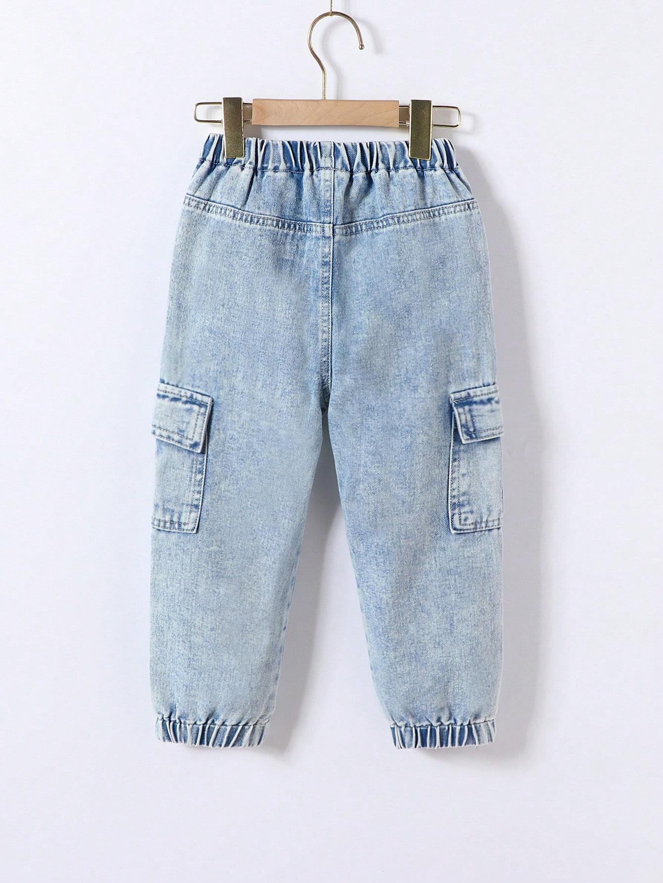 niebieskie spodnie jeans 
