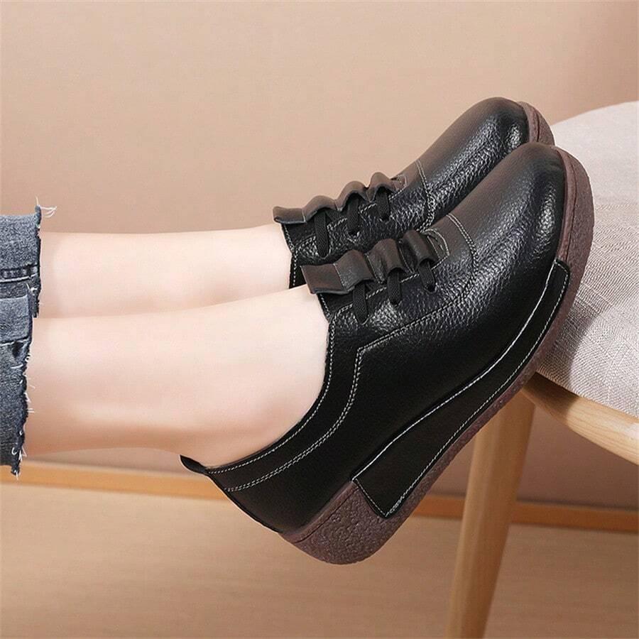 czarne buty sportowe