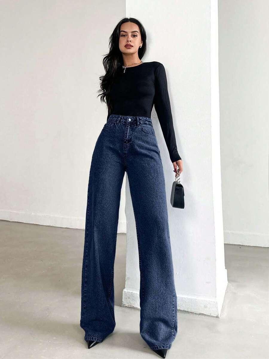niebieskie spodnie jeans