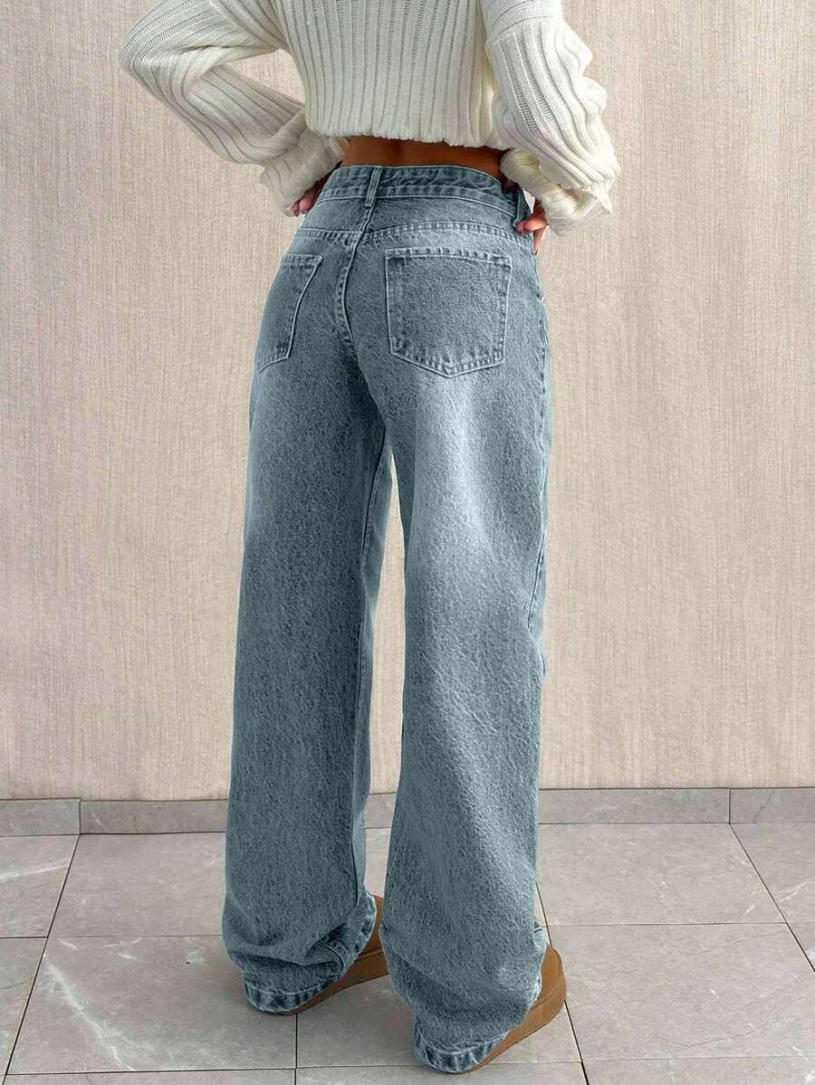 niebieskie spodnie jeans 