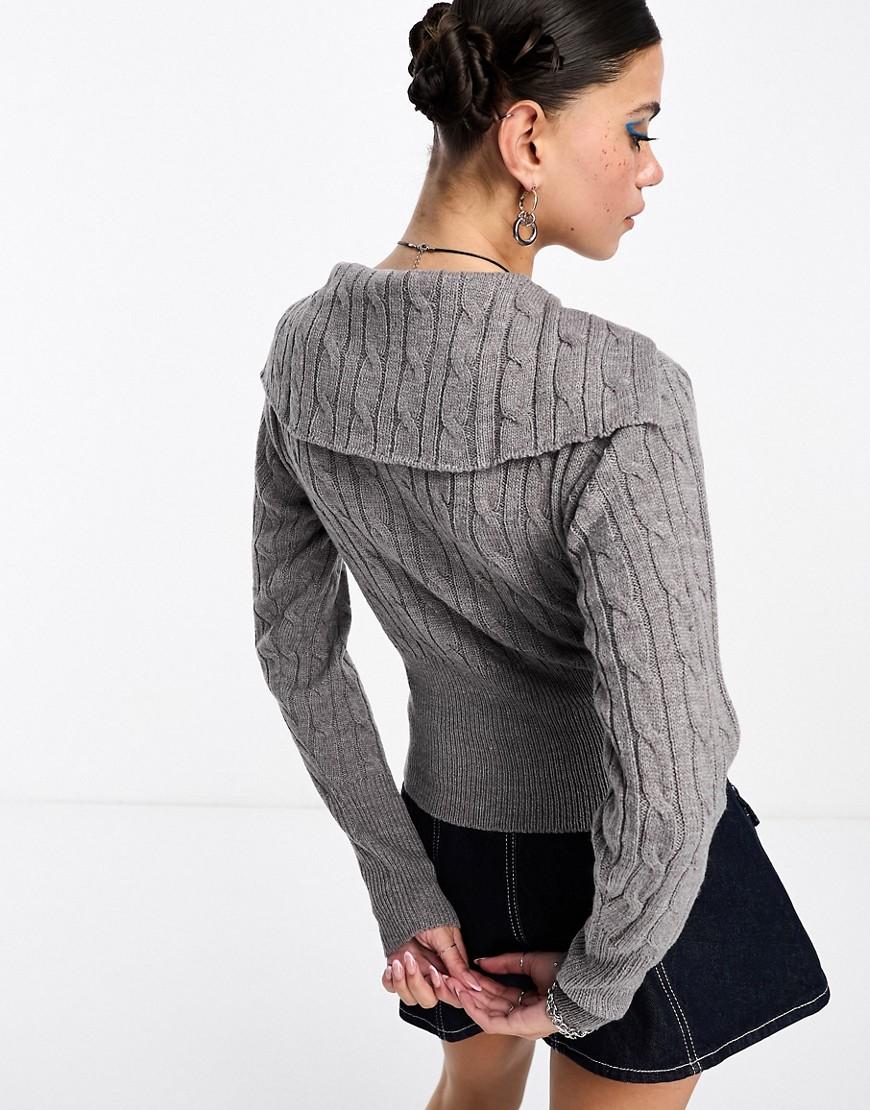 szary rozpinany sweter z kapturem zip warkocz akryl 