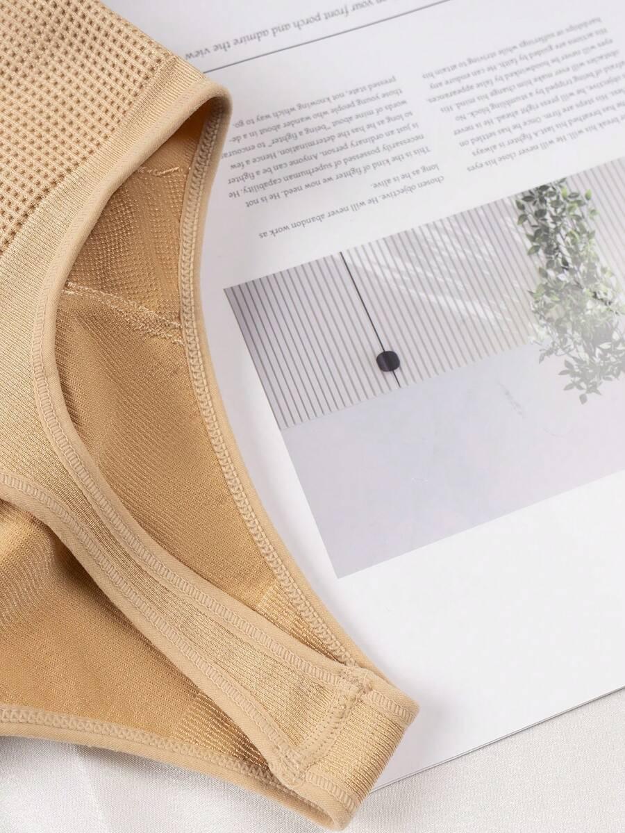 bezszwowe modelujące majtki stringi