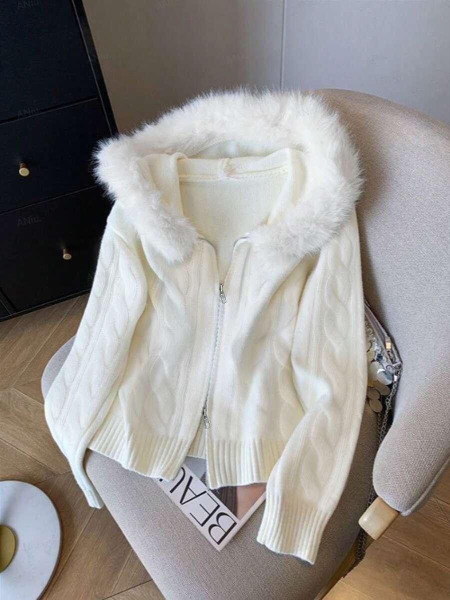 SWETER Z KAPTUREM