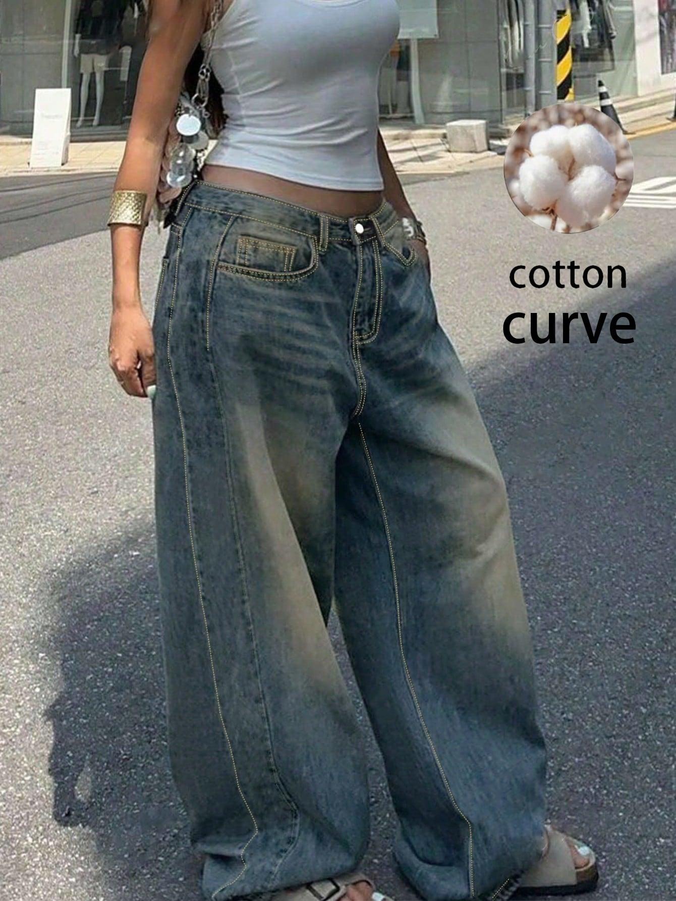 niebieskie spodnie jeans