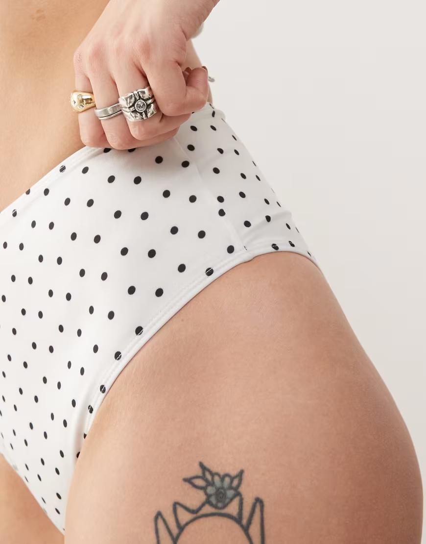 BIAŁY DÓŁ OD BIKINI GROSZKI 