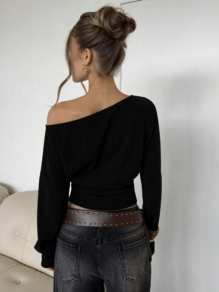 CZARNY SWETER ASYMETRIA