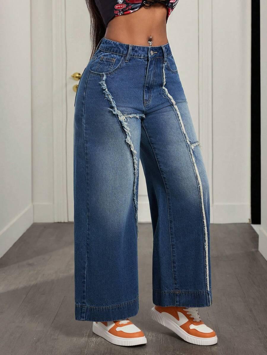 niebieskie spodnie jeans