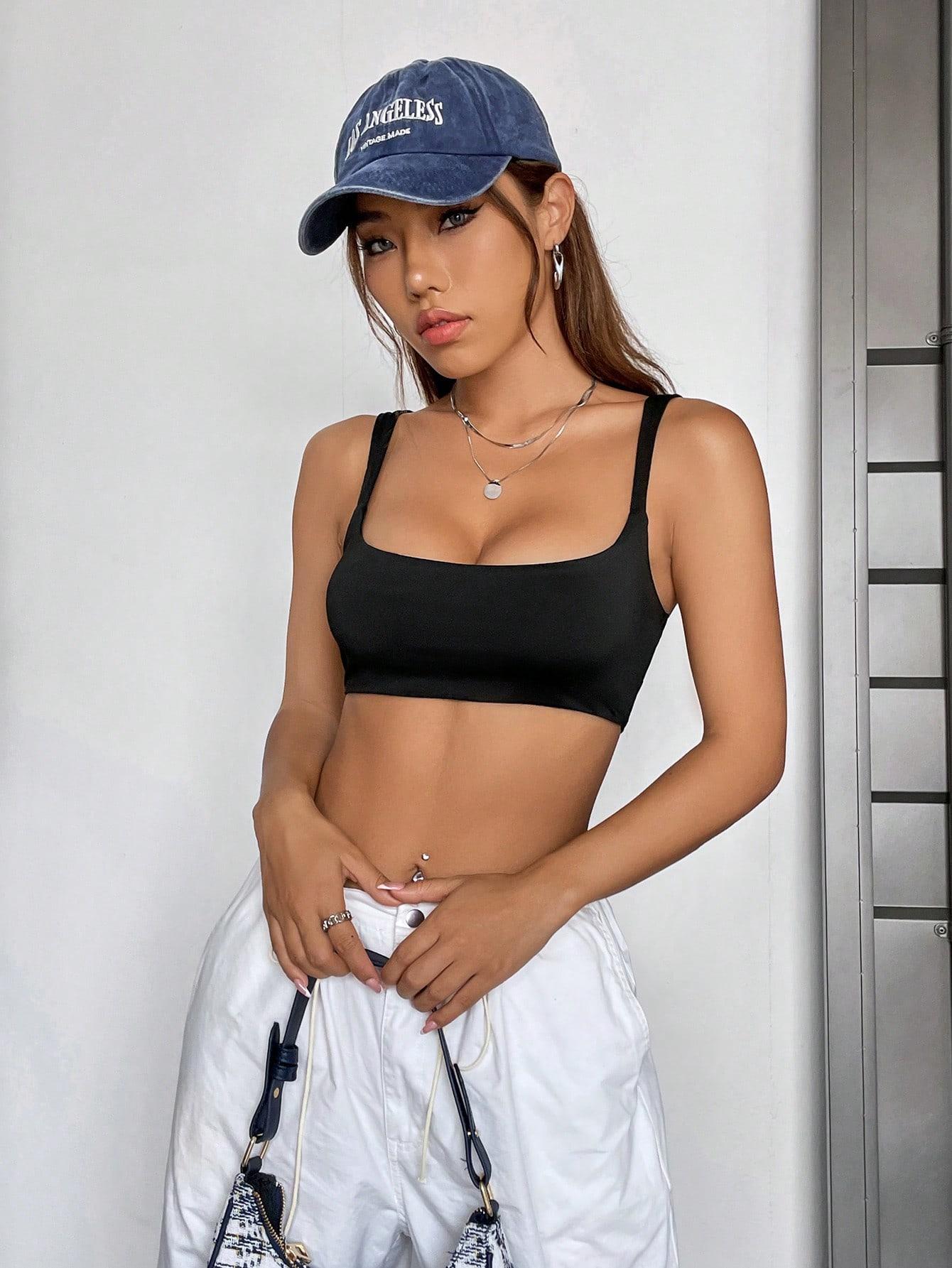 CZARNY GŁADKI CROP TOP NA RAMIĄCZKACH