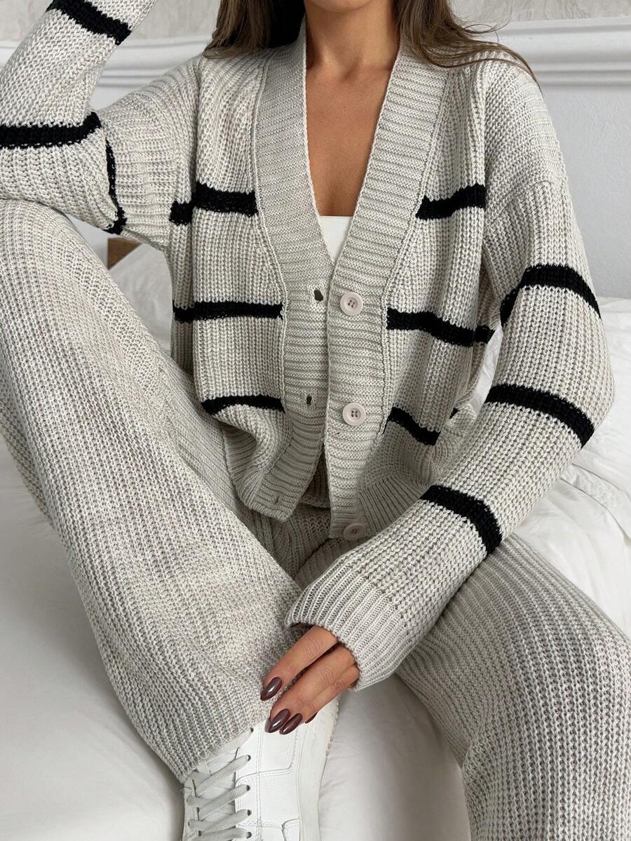 SWETER SPODNIE KOMPLET 